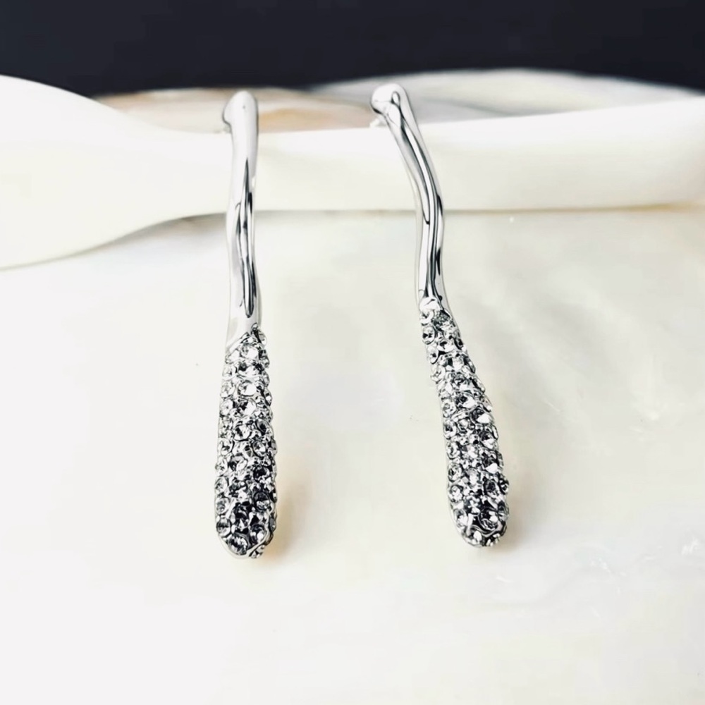NEW Linear Crystal Earrings Pave’ Silver Clear JN10